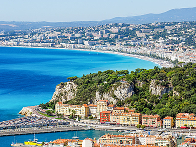 Luftaufnahme von Nizza - beliebte Destination für Schüler Sprachreisen Frankreich