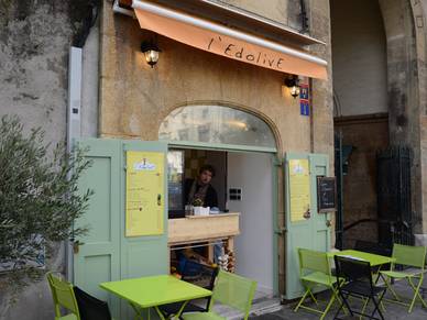 Straßencafé in Aix-en-Provence, Französisch Sprachreisen für Erwachsene