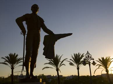 Torero-Statue in Spanien, Spanisch Sprachreisen für Schüler