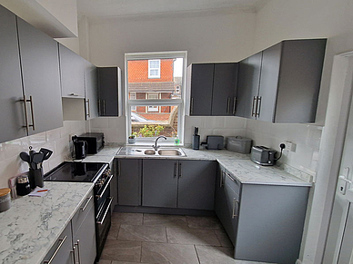 Moderne Gemeinschaftsküche im Student House in Eastbourne für internationale Teilnehmer einer Englisch Sprachreise.