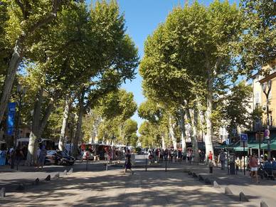 Straßenszene Aix-en-Provence, Französisch Business Sprachreise
