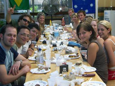gemeinsames Abendessen im Guesthouse, Englisch Sprachschule Brisbane