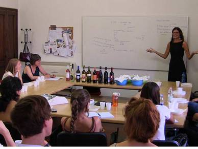 Weinverkostung an der Italienisch Sprachschule Florenz