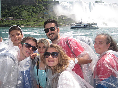 Ausflug zu den Niagarafällen während deiner Sprachreise in Kanada mit internationalen Sprachschülern