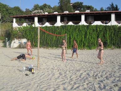 Beachvolleyball spielen, Italienisch Sprachschule Tropea
