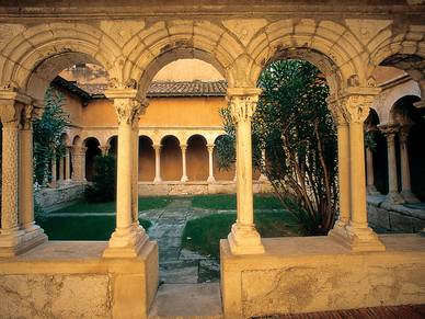 Kloster in Aix-en-Provence, Französisch Sprachreisen für Erwachsene