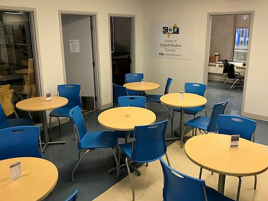 Studentenlounge der Sprachschule in Toronto Treffpunkt für internationale Teilnehmende der Sprachreise