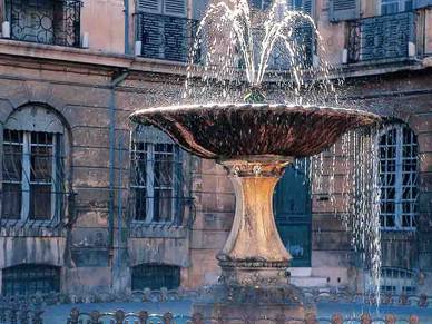 Brunnen in Aix-en-Provence, Französisch Sprachreisen für Erwachsene