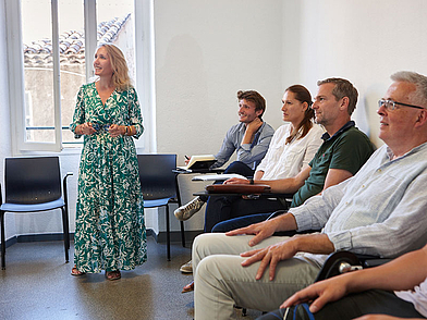 Französisch lernen in internationalen Gruppen - Unterrichtsszene in Antibes