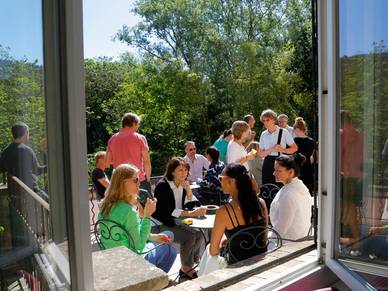 Mittagspause auf dem Balkon, Französisch Sprachschule Aix-en-Provence