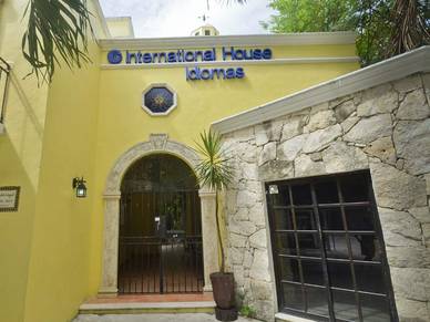Gebäude der Spanisch Sprachschule in Playa del Carmen