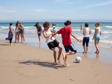 Fußball am Strand, Englisch Sprachschule Bournemouth Strand