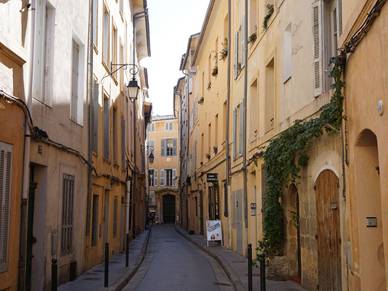 Straße in Aix-en-Provence, Französisch Sprachreisen für Erwachsene