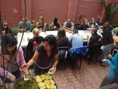 Gemeinsames Mittagessen an der Spanisch Sprachschule Quito