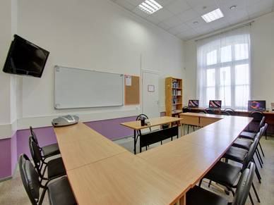 Klassenzimmer in der Russisch Sprachschule Sankt Petersburg