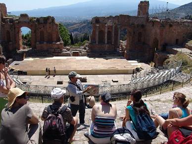 Führung durch das Amphitheater in Tropea, Italienisch Sprachreisen für Erwachsene