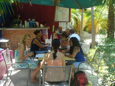 Cafeteria im Garten der Spanisch Sprachschule in Playa del Carmen