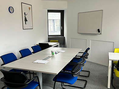 Moderner Kursraum der Sprachschule StL WeSpeak Lugano für Italienischunterricht