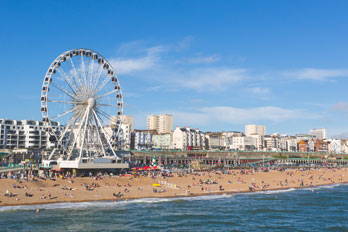 Englisch Sprachreisen Brighton Zentrum für junge Erwachsene mit DIALOG