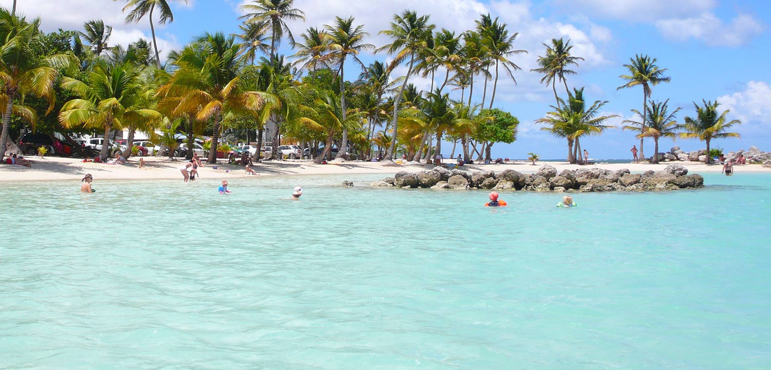 Sprachreise nach Guadeloupe, französische Antillen – kleine Schule im malerischen Sainte Anne